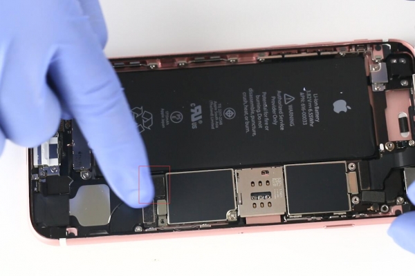 苹果手机iPhone 6S更换电池详细操作方法【图文教程】