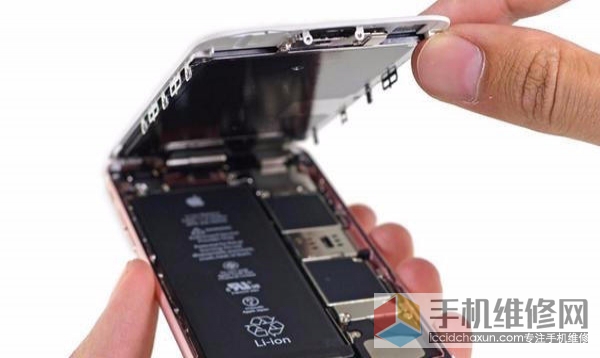 苹果维修网告诉你手机进水维修主板为什么那么贵
