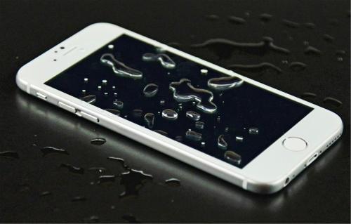 苹果维修网告诉你手机进水维修主板为什么那么贵