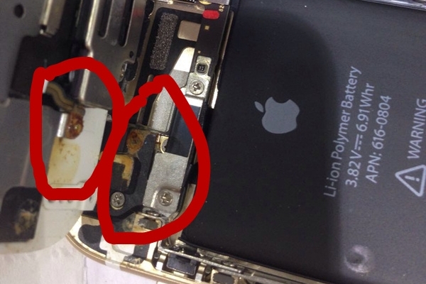 iPhone手机掉水里怎么办？福州苹果维修点告诉你手机进水的处理方法