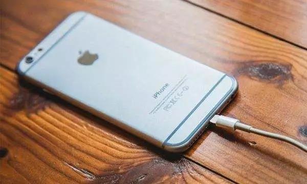 海口苹果维修点告诉你iPhone 充电时发烫该怎么办？