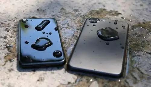 iPhone手机进水了怎么办？合肥苹果维修点教你轻松解决