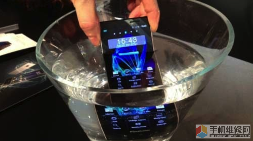 大连苹果维修点告诉你iPhone手机进水最需要做的三件事！