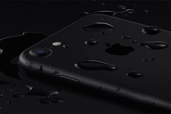北京苹果维修点提醒iPhone 7进水后需等待5小时再充电