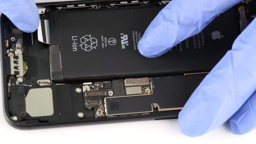 武汉苹果维修点教你如何给iPhone7换电池？