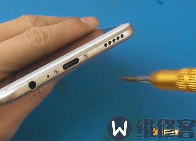 上海华为维修点教你华为荣耀V9手机屏幕碎了怎么维修？
