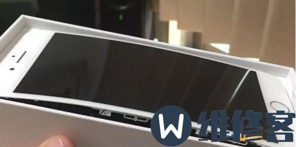 上海苹果维修点解答iPhone8p电池鼓包是否可以继续使用？-手机维修网