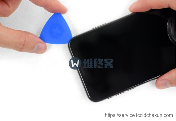 上海苹果维修点分享iPhone XS Max手机自主换屏维修教程